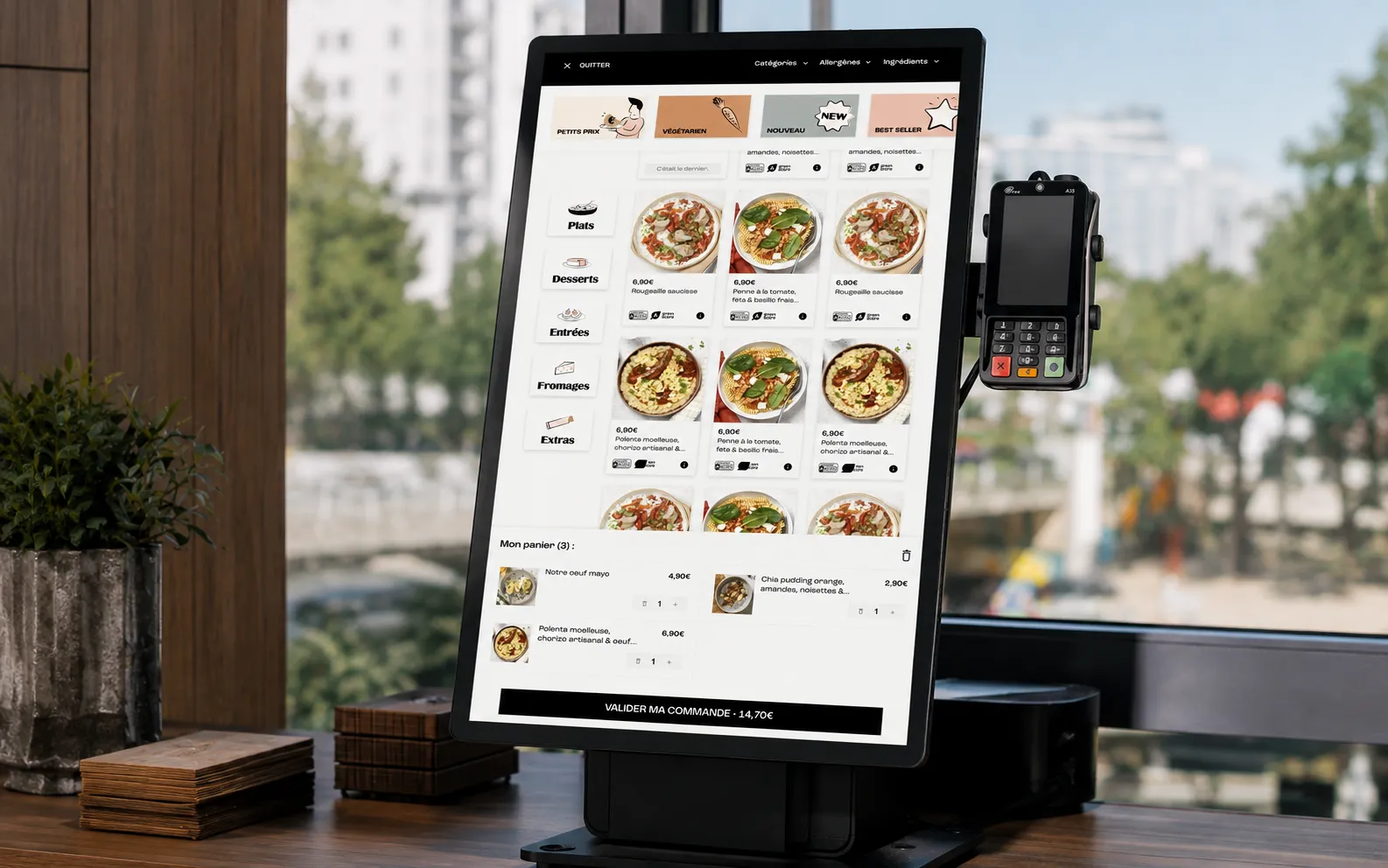The FoodChéri self-service kiosk and point-of-sale interface, showing the meal-ordering grid and checkout